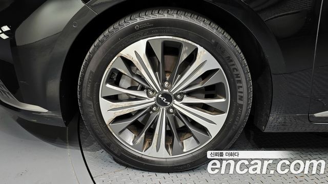Kia K8 2.5 Gasoline 2WD Signature 2023 — фото 5