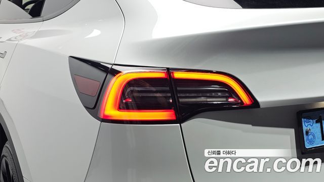 Tesla Model Y Long Range AWD 2021 — фото 23