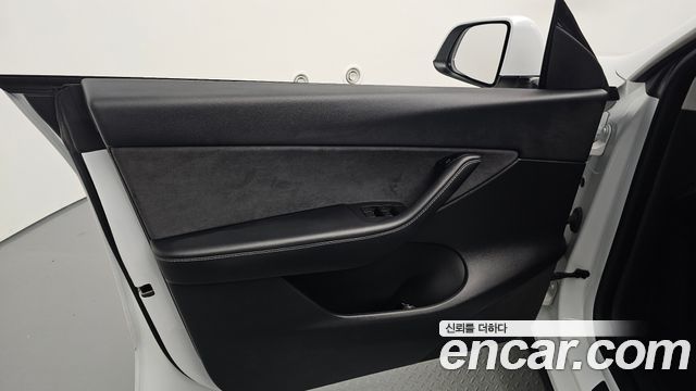 Tesla Model Y Long Range AWD 2021 — фото 24