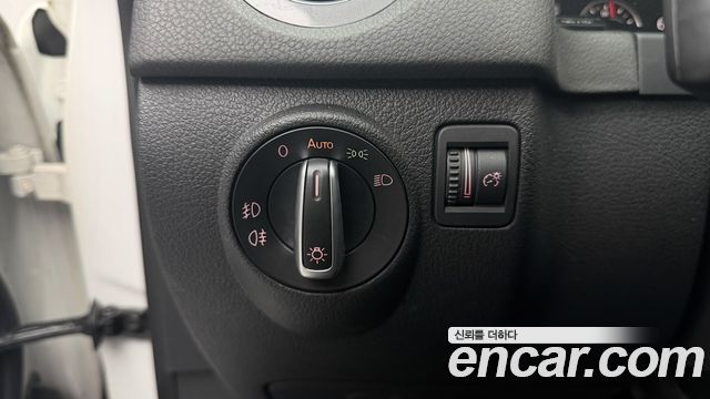 Volkswagen Tiguan 2.0 TDI Comfort 5N 2015 — фото 9