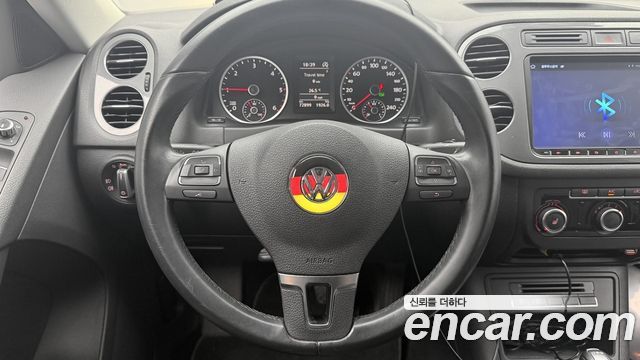 Volkswagen Tiguan 2.0 TDI Comfort 5N 2015 — фото 15