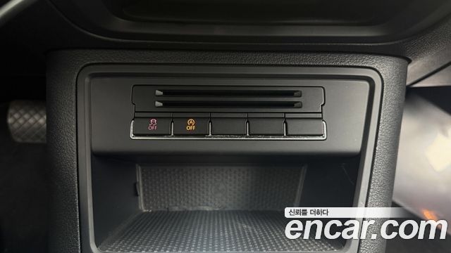 Volkswagen Tiguan 2.0 TDI Comfort 5N 2015 — фото 21