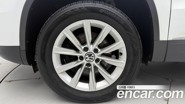 Volkswagen Tiguan 2.0 TDI Comfort 5N 2015 — фото 24