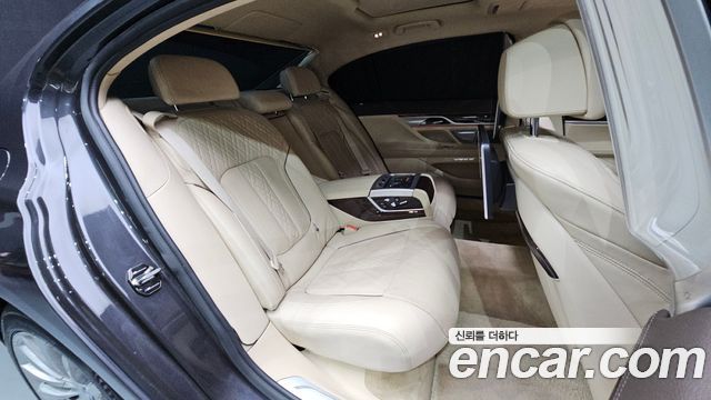 BMW 7 Series (G11) 730Ld xDrive Premium 2016 — фото 11