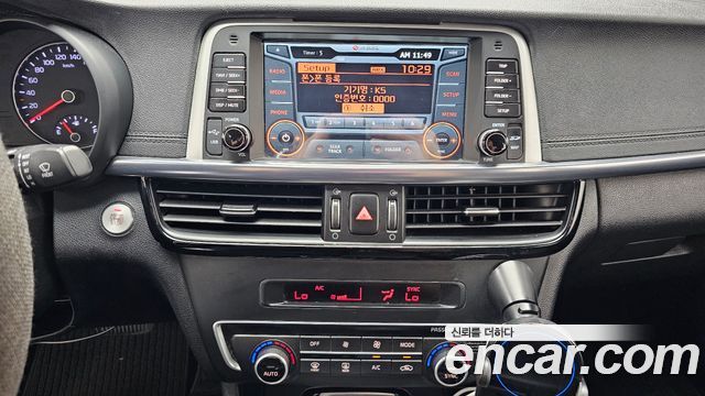 Kia K5 (II) 2.0 MX Prestige 2017 — фото 14