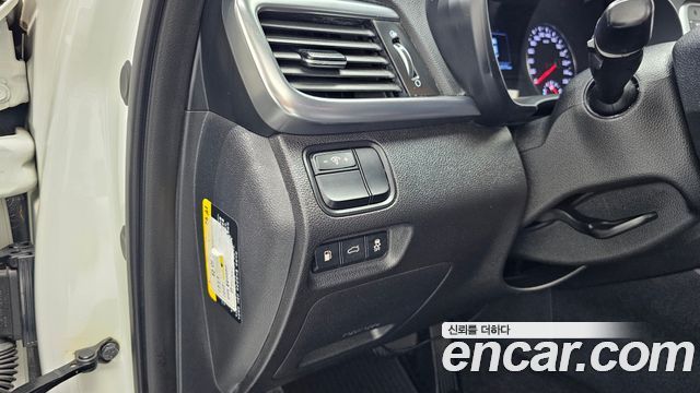 Kia K5 (II) 2.0 MX Prestige 2017 — фото 16