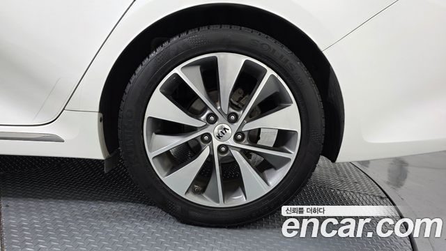 Kia K5 (II) 2.0 MX Prestige 2017 — фото 21