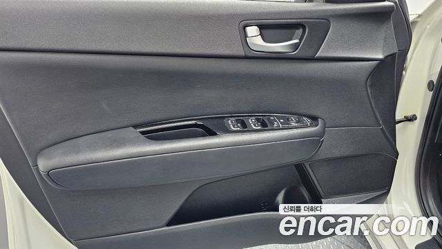 Kia K5 (II) 2.0 MX Prestige 2017 — фото 24