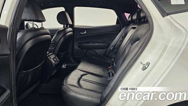 Kia K5 (II) 2.0 MX Prestige 2017 — фото 26