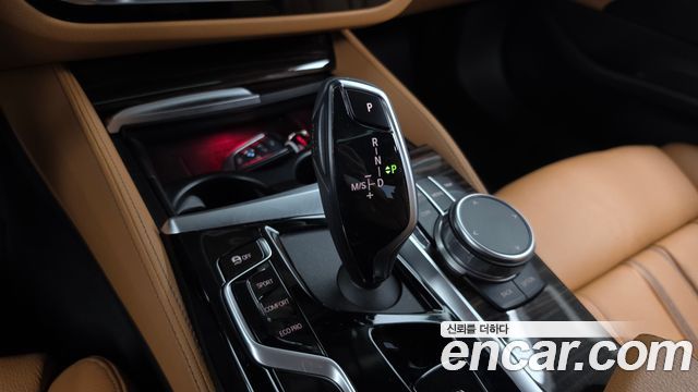 BMW 5 Series (G30) 520i M Sport 2021 — фото 9