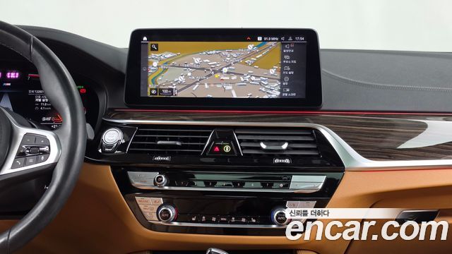 BMW 5 Series (G30) 520i M Sport 2021 — фото 14