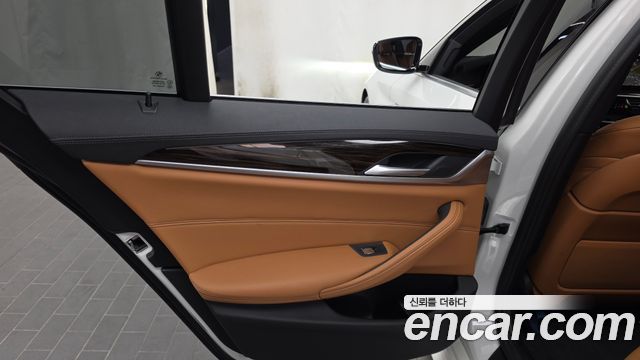 BMW 5 Series (G30) 520i M Sport 2021 — фото 25