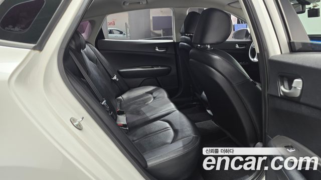 Kia K5 (II) LPI MX Luxury 2017 — фото 11