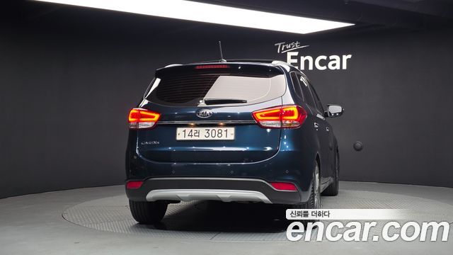 Kia Carens 2.0 LPI Prestige 2018 — фото 4