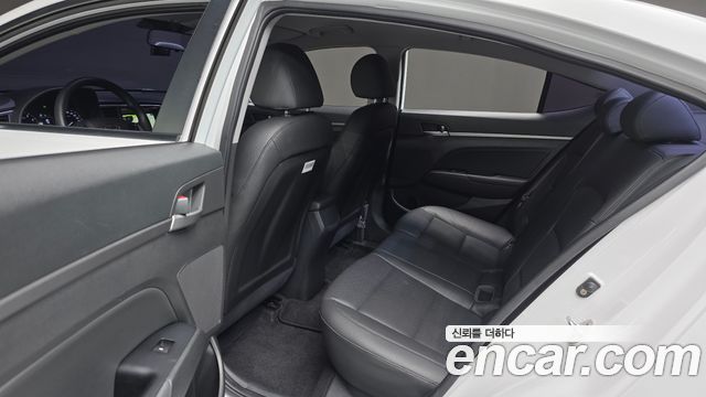 Hyundai Avante (AD) 1.6 GDI Value Plus 2017 — фото 12