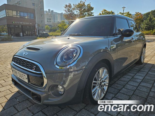 MINI Cooper S 5Door HIGH 3rd 2016 — фото 2