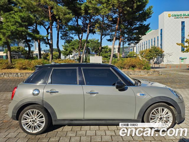 MINI Cooper S 5Door HIGH 3rd 2016 — фото 4