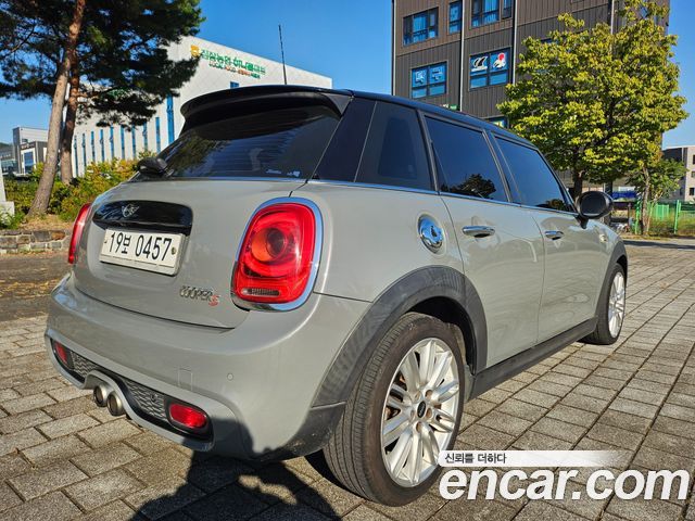 MINI Cooper S 5Door HIGH 3rd 2016 — фото 6
