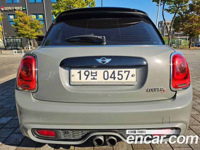 MINI Cooper S 5Door HIGH 3rd 2016 — фото 7