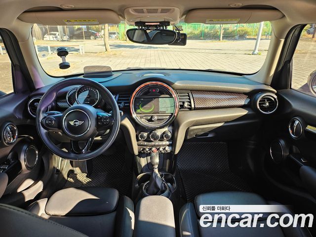 MINI Cooper S 5Door HIGH 3rd 2016 — фото 19