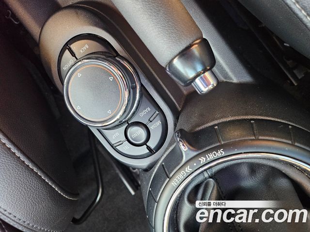 MINI Cooper S 5Door HIGH 3rd 2016 — фото 21