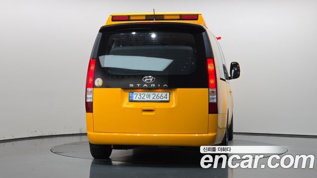 Hyundai Staria L3.5  Kinder Safety Car 15-Seater 2022 — фото 4