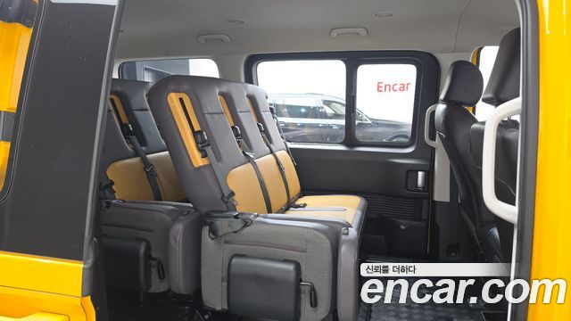 Hyundai Staria L3.5  Kinder Safety Car 15-Seater 2022 — фото 11
