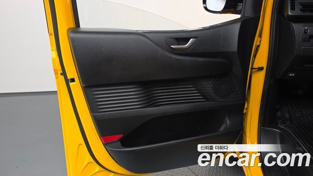 Hyundai Staria L3.5  Kinder Safety Car 15-Seater 2022 — фото 24