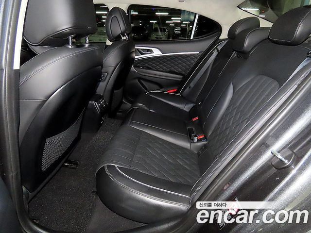 Genesis G70 2.0T AWD Supreme 2018 — фото 23