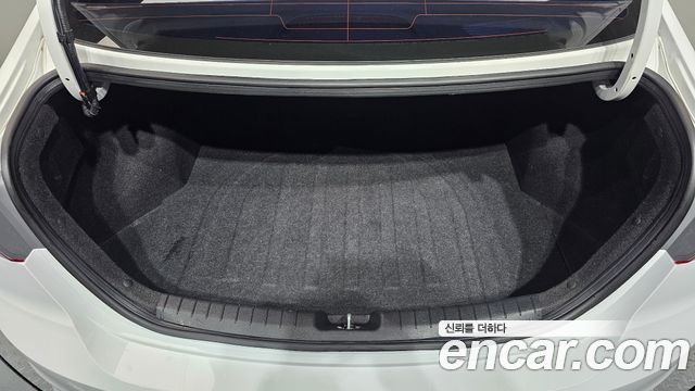 Hyundai Avante (AD) 1.6 GDI Value Plus 2018 — фото 20