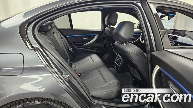 BMW 3 Series (F30) 320i M Sport 2016 — фото 16