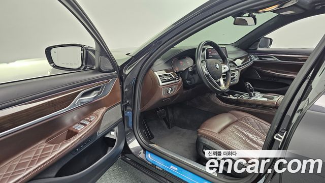 BMW 7 Series (G11) 740d xDrive Design Pure Excellence 2020 — фото 10