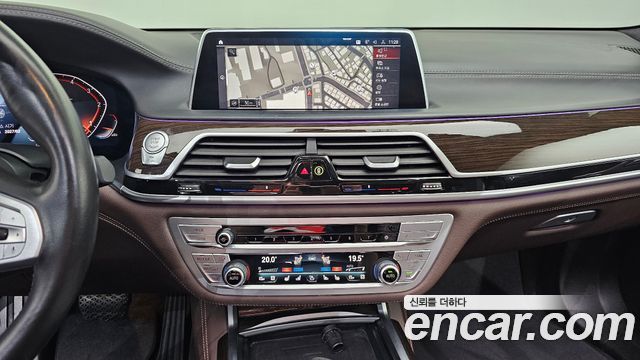 BMW 7 Series (G11) 740d xDrive Design Pure Excellence 2020 — фото 13