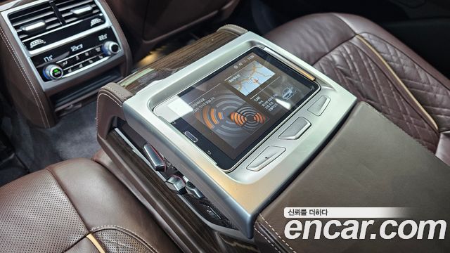 BMW 7 Series (G11) 740d xDrive Design Pure Excellence 2020 — фото 19