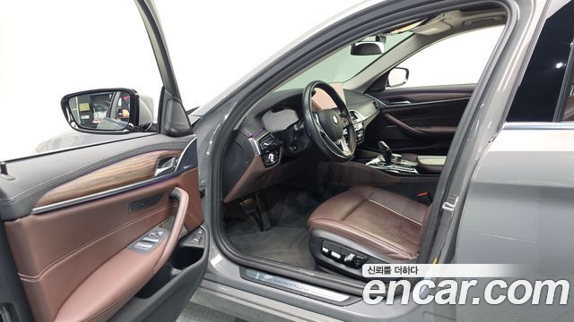 BMW 5 Series (G30) 530e Luxury 2022 — фото 10