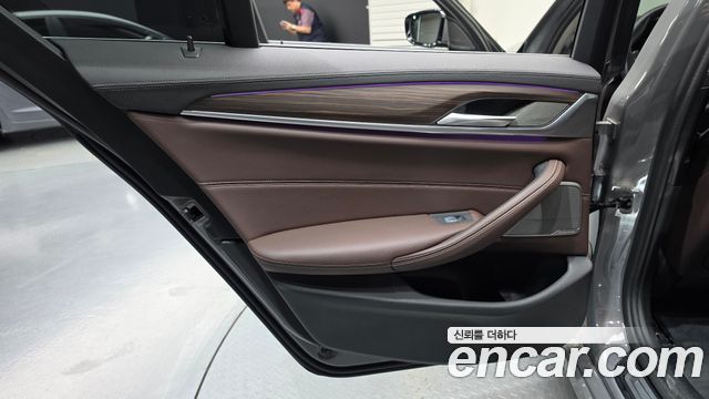 BMW 5 Series (G30) 530e Luxury 2022 — фото 25