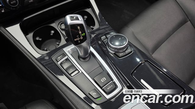 BMW 5 Series (F10) 520d 2015 — фото 9