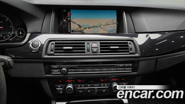 BMW 5 Series (F10) 520d 2015 — фото 13