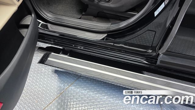 Kia Carnival (IV) Gasoline 9-seater Limousine(Special vehicle) 2023 — фото 18