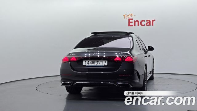 Mercedes-Benz E-Class (W214) E200 AMG Line 2026 — фото 4