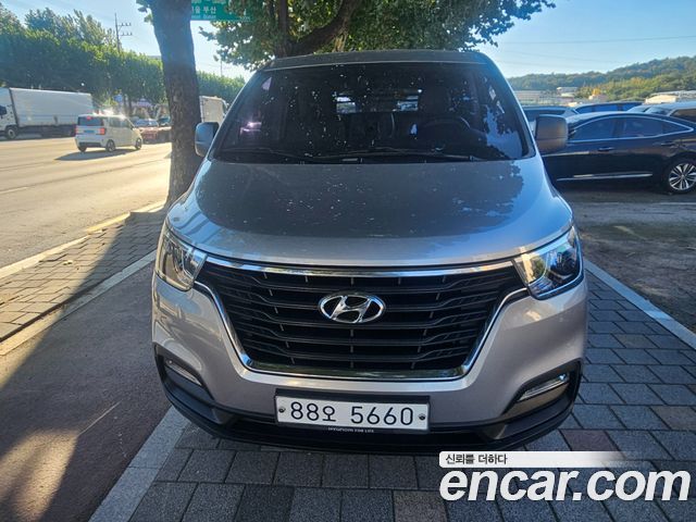 Hyundai Grand Starex Van 3-Seater Style