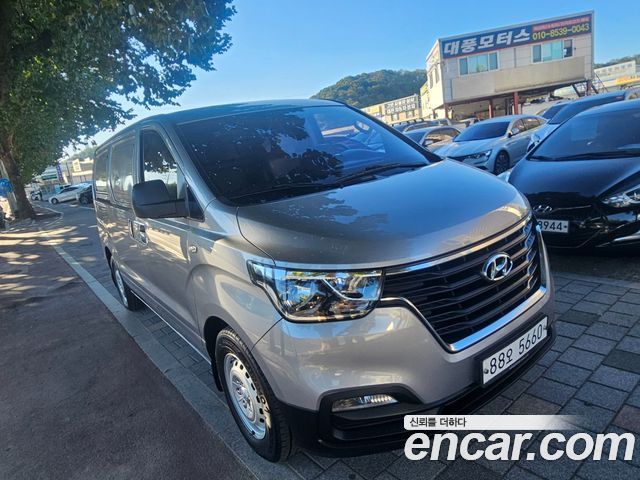 Hyundai Grand Starex Van 3-Seater Style 2019 — фото 2