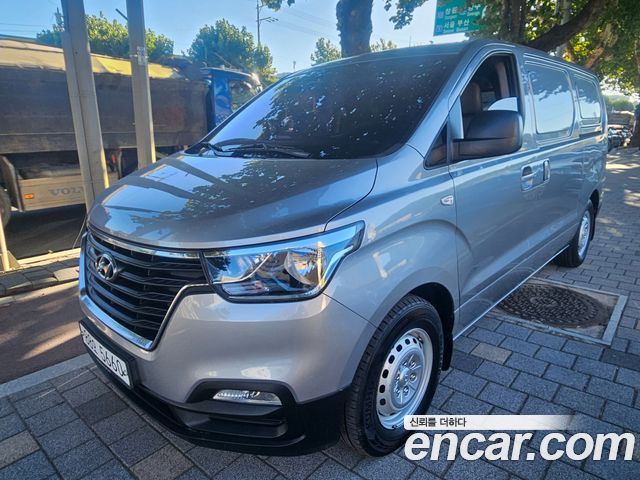 Hyundai Grand Starex Van 3-Seater Style 2019 — фото 3