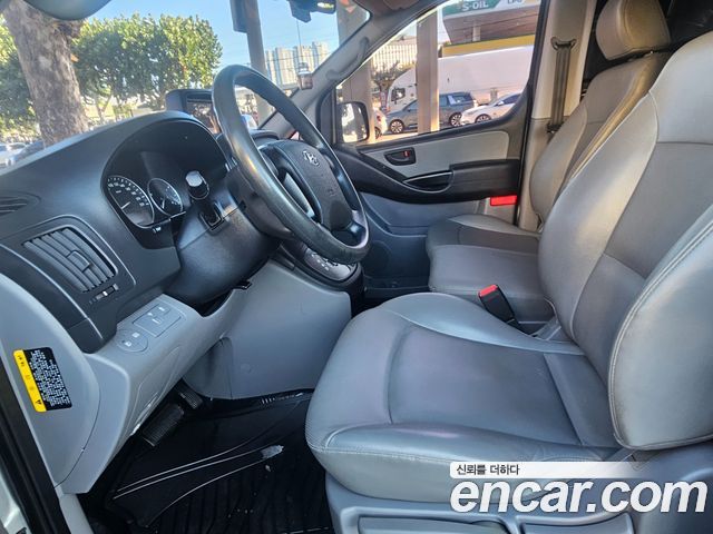 Hyundai Grand Starex Van 3-Seater Style 2019 — фото 8