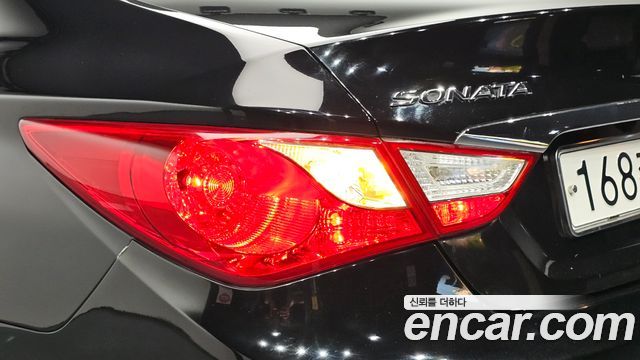 Hyundai Sonata The Brilliant LPI Smart 2013 — фото 23