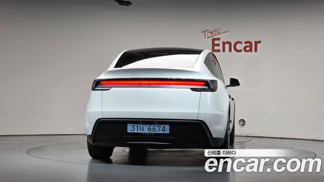 Tesla Model Y RWD 2025 — фото 4