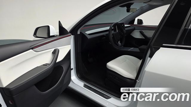 Tesla Model Y RWD 2025 — фото 10