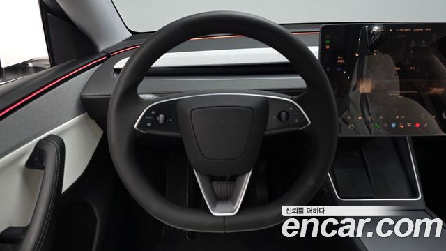 Tesla Model Y RWD 2025 — фото 13