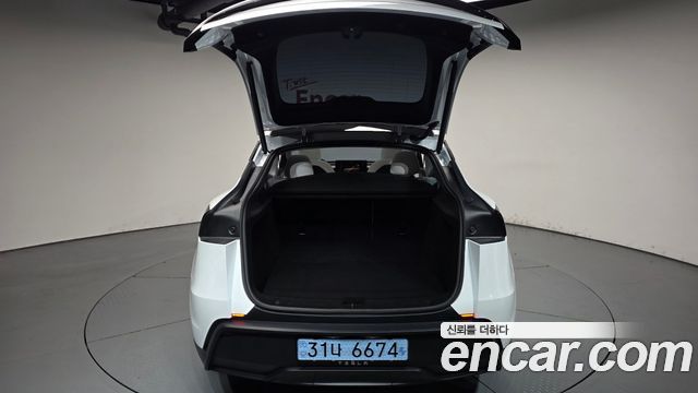 Tesla Model Y RWD 2025 — фото 20