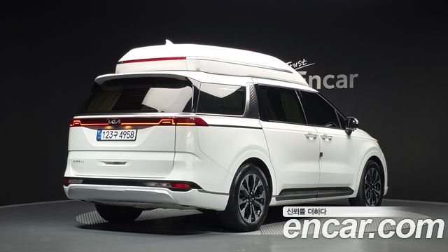 Kia Carnival (IV) Gasoline 4-Seater Hi-Limousine Signature 2023 — фото 2